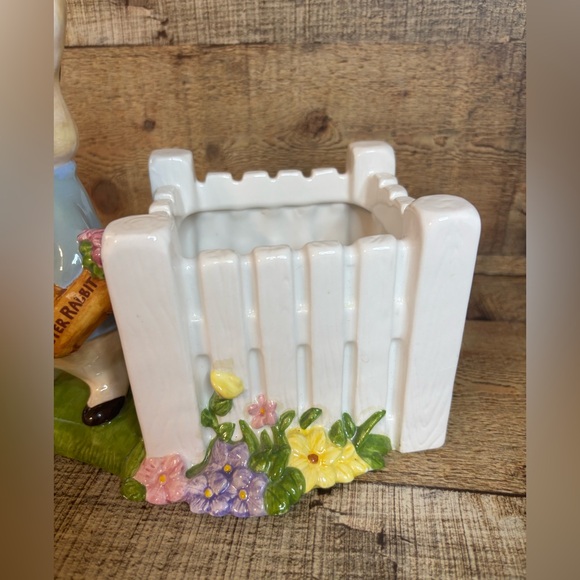 2001-Beatrix Potter “Peter Rabbit” W/White Fence-Ceramic Planter Teleflora - Picture 3 of 10